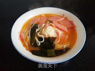 裙带菜西红柿汤面的做法