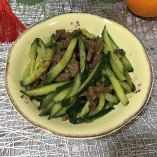 牛里脊炒黄瓜的做法