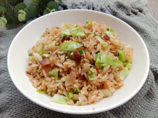 包菜腊肉炒饭