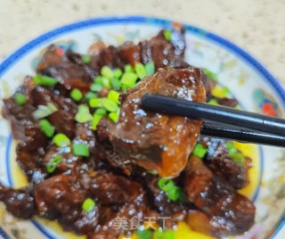 酱烧牛腩的做法