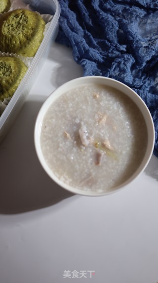 鸡肉芋头粥的做法