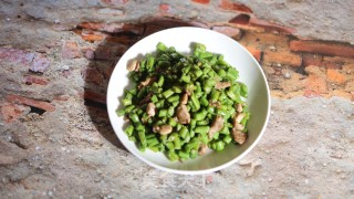 肉丁炒豆角的做法