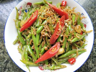 银鱼干炒四季豆的做法