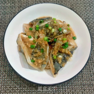 蒜蓉蒸鱼头的做法