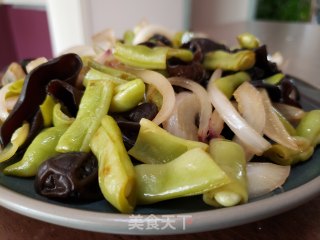 四季豆炒木耳的做法