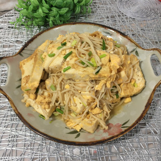 金针菇鸡蛋焖豆腐的做法