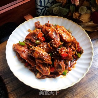 蒜香焖鸡翅的做法