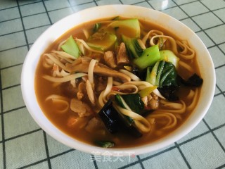 鸡肉蘑菇面的做法