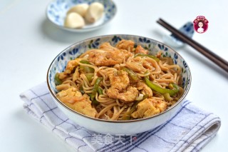鸡蛋青椒炒面的做法