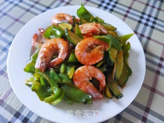 辣椒黄瓜炒青虾的做法