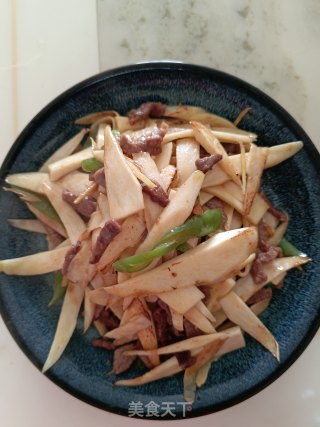 牛肉丝炒高笋的做法