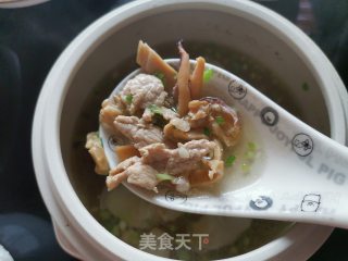 五花肉炖墨鱼的做法