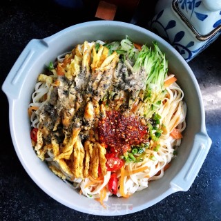 鸡蛋丝麻酱凉面的做法