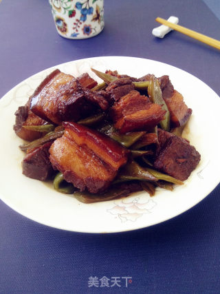 红烧五花肉豆角的做法