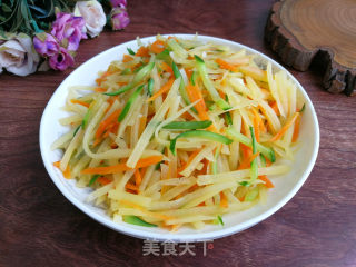 胡萝卜炒土豆丝的做法