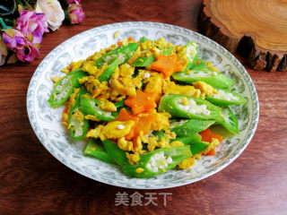 秋葵胡萝卜炒鹅蛋的做法