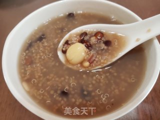 黑豆藜麦莲子米粥的做法