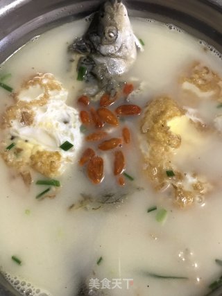 清凉消暑：荷包蛋煮鱼汤的做法