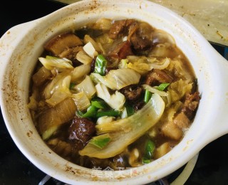砂锅红烧肉炖酸菜的做法