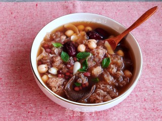 百合莲子红豆糖水的做法