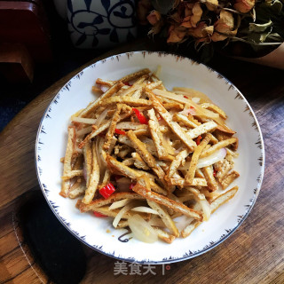 油豆腐丝拌洋葱的做法