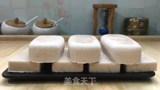 香蕉牛奶雪糕，制作超简单，甜甜蜜蜜，香蕉味十足，健康美味。的做法