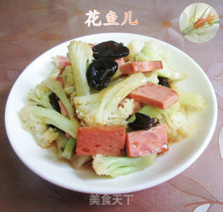 黑木耳烤火腿炒花菜的做法