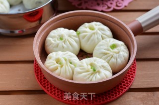 美味快手鸡蛋虾皮韭菜包子两吃的做法