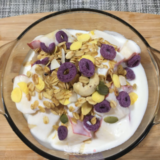 酸奶燕麦水果沙拉