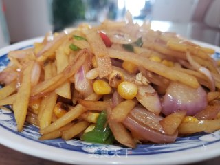 玉米粒炒洋葱土豆的做法