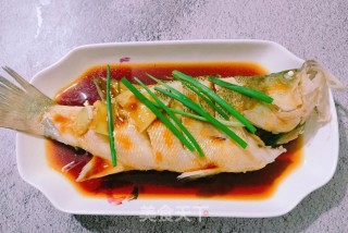 清蒸鲈鱼的做法