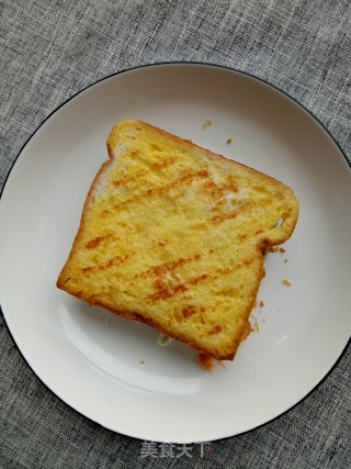 鸡蛋肉松三明治的做法