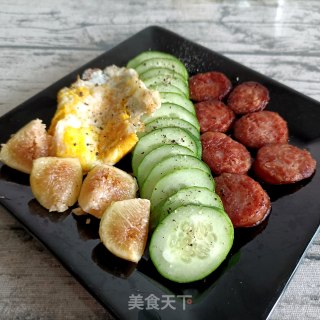 黄瓜烤肠沙拉