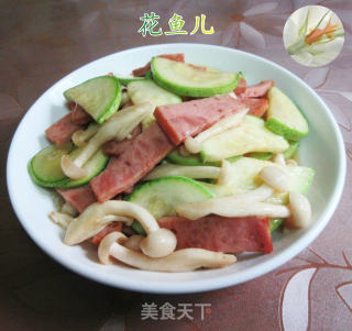 白玉菇烤火腿炒西葫芦的做法