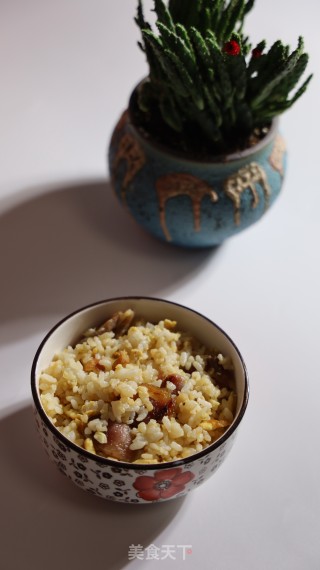 鸡蛋香肠炒饭