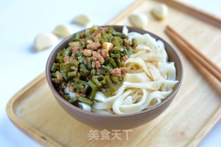 筋道鲜美的肉末豇豆手擀面的做法