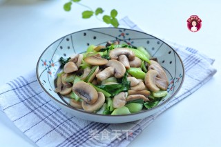 口蘑炒油菜的做法
