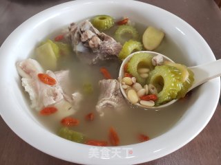 黄豆猪骨苦瓜汤的做法