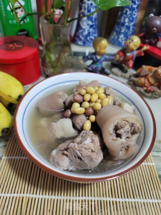 花生黄豆煲猪尾的做法