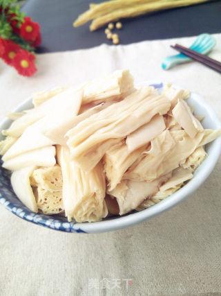 腐竹炒杏鲍菇的做法