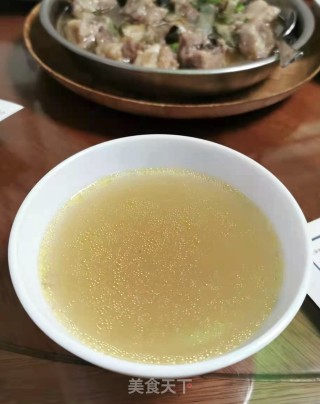 胡萝卜玉米排骨汤的做法