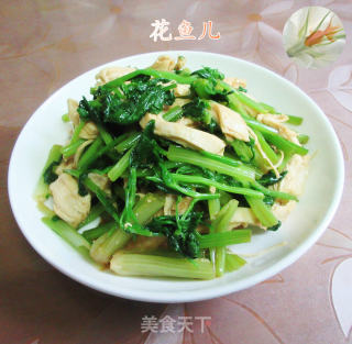 芹菜拌鸡胸肉的做法