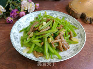 番薯叶梗炒肉丝的做法