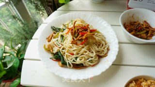 辣椒肉丝拌面的做法