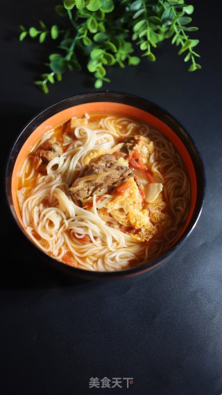 鸡肉白菜西红柿面的做法