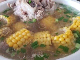 玉米炖大骨头的做法