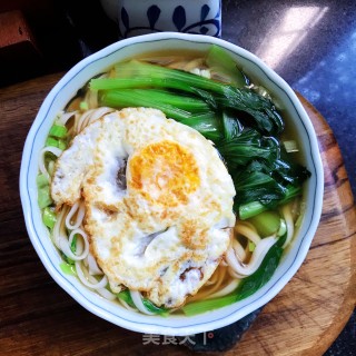鸡汤青菜鸡蛋面的做法