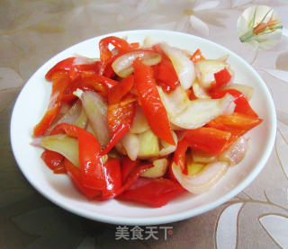 红椒炒洋葱的做法
