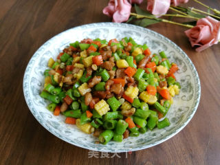 豇豆胡萝卜炒肉丁的做法
