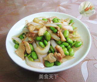 五花肉洋葱炒毛豆的做法